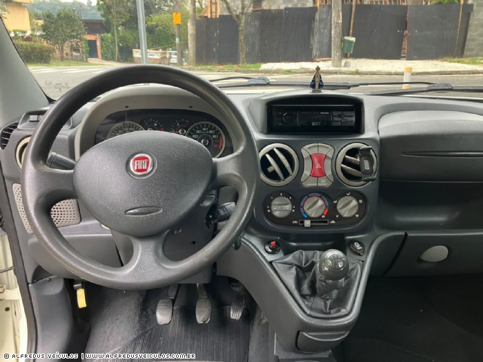 Fiat DOBLO ESSENCE 1.8 TETO ALTO 2012/2013